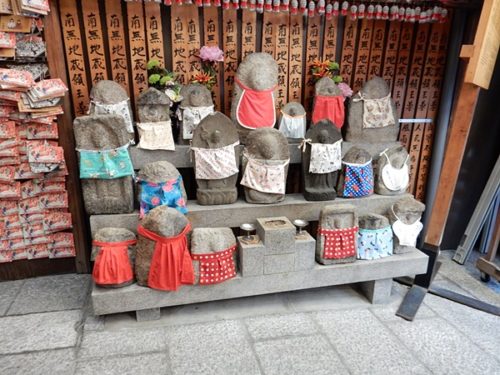 京都・矢田寺のたくさんのお地蔵様