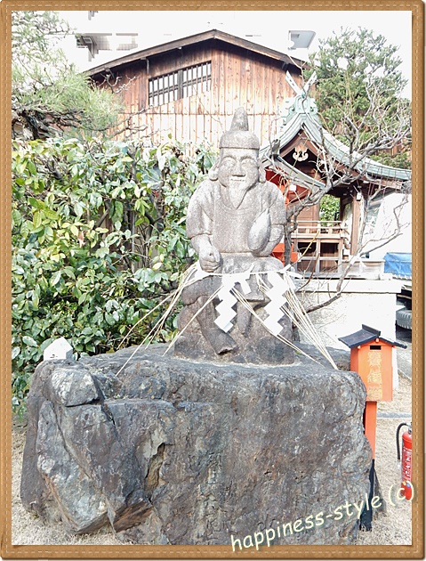 京都えびす神社内の恵比須様像